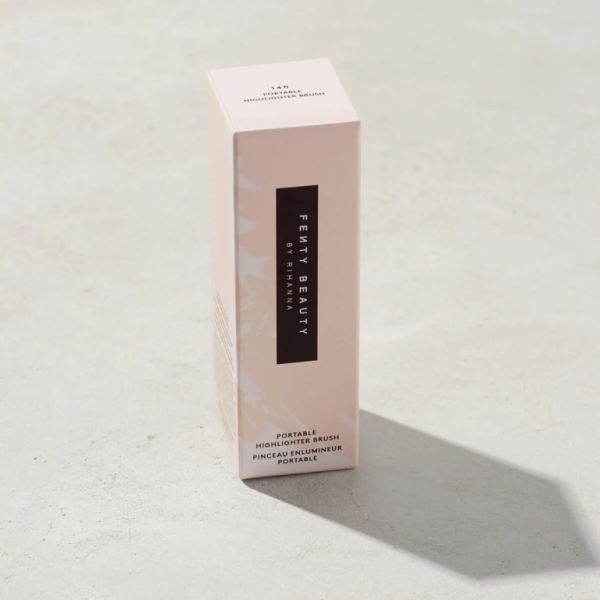 Fenty Beauty Portable Highlighter Brush-140