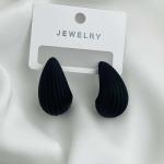 Sleek Noir: Simple Black Top Earrings
