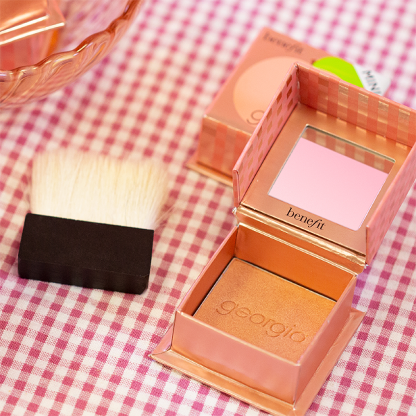 Benefit Georgia Golden Peach Blush Powder