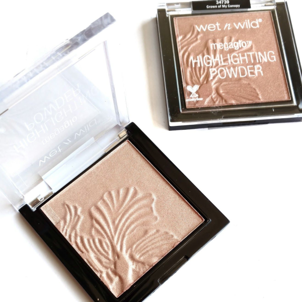 Wet n Wild MegaGlo Highlighting Powder-Golden Flower Crown