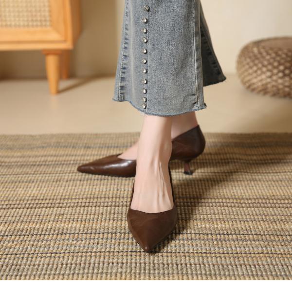 Soft Leather Pointed Soft Bottom Vintage Leather Shoes for Women