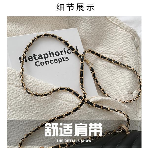Bag Women's Classic Niche Design Wave Internet Popular Fashion Chain Shoulder Bag Instagram All-match Small Square Bag
