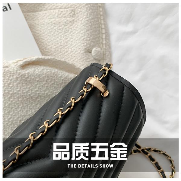 Bag Women's Classic Niche Design Wave Internet Popular Fashion Chain Shoulder Bag Instagram All-match Small Square Bag