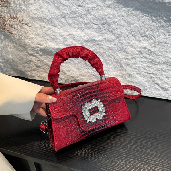 This year's popular all-match small square bag autumn style simple and fashionable crossbody bag bright diamond handbag shoulder bag exquisite