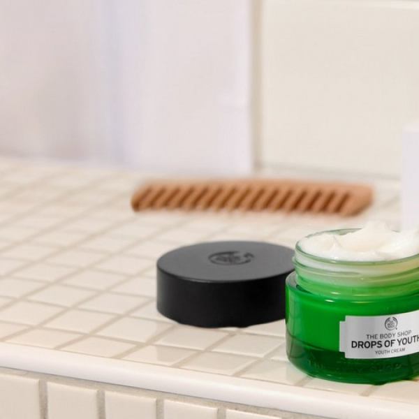 The Body Shop Drops of Youth™ Youth Cream