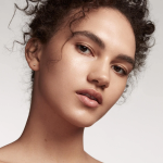 Fenty Beauty Eaze Drop' Lit All-Over Glow-02 Taffy Topaz (mini)