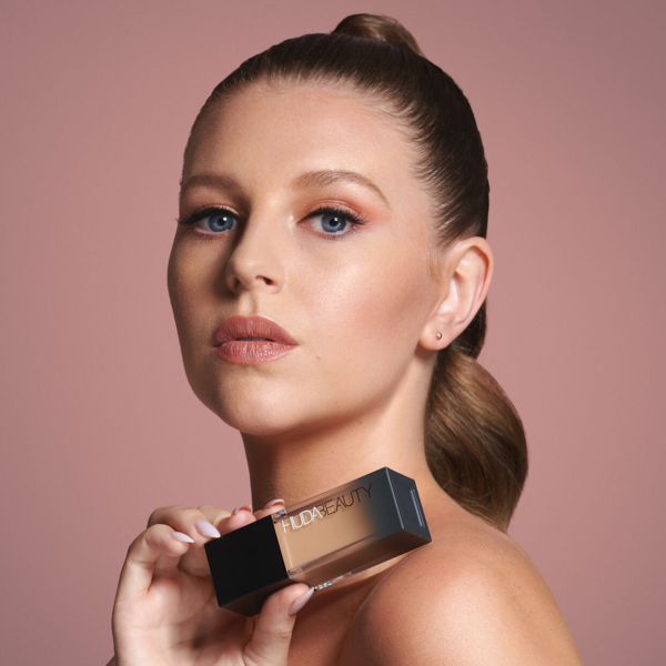 Huda Beauty FauxFilter Luminous Matte Foundation-Macaroon