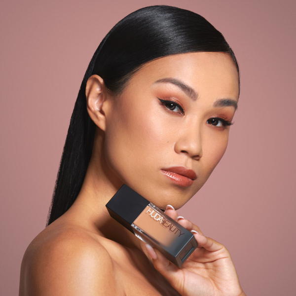 Huda Beauty FauxFilter Luminous Matte Foundation-Tres Leches