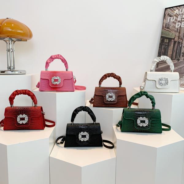 This year's popular all-match small square bag autumn style simple and fashionable crossbody bag bright diamond handbag shoulder bag exquisite