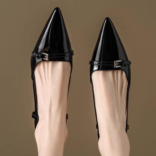 Vintage Pointed-Toe Sandals