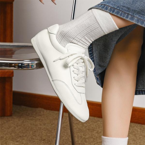 Ultra-light Soft Bottom White Casual Cowhide Shoe