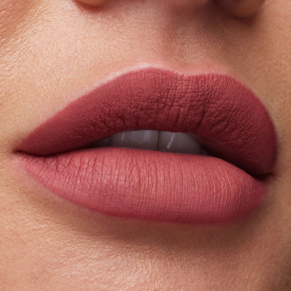 Huda Beauty Liquid Matte Lipstick-Bombshell