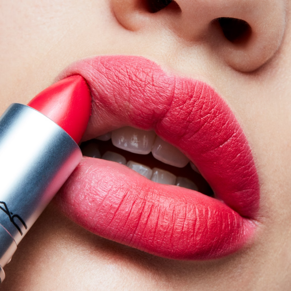 Mac Retro Matte Lipstick-Relentlessly Red