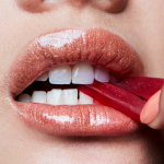 Mac Cosmetics Lipglass-Oh Baby