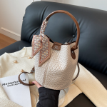 Trendy Retro Woven Bucket Shoulder Bag