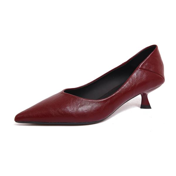 Soft Leather Pointed Soft Bottom Vintage Leather Shoes for Women