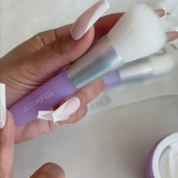 Wishful Moisturizing Wand Brush