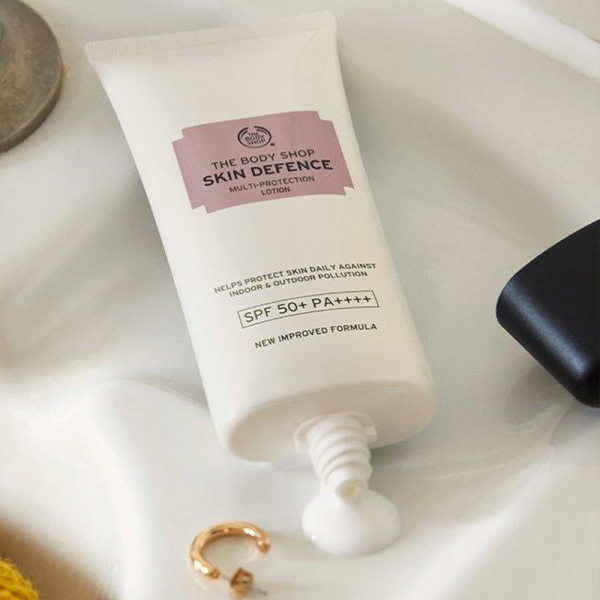 The Body Shop Skin Defence Multi Protection Lotion SPF 50+ PA++++(60ml)